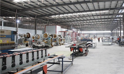 防火隔音门厂家：防火隔音门是指在门扇木框中嵌填岩棉等吸音材料。